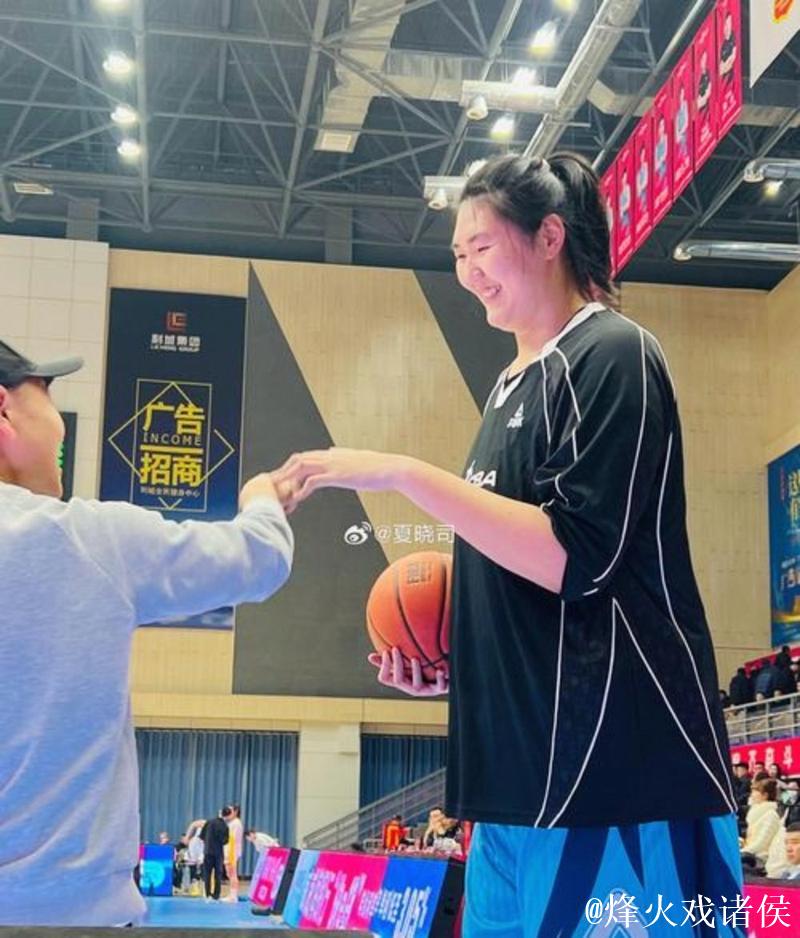 “小巨人”张子宇WCBA首秀惊艳 替补贡献15分6篮板