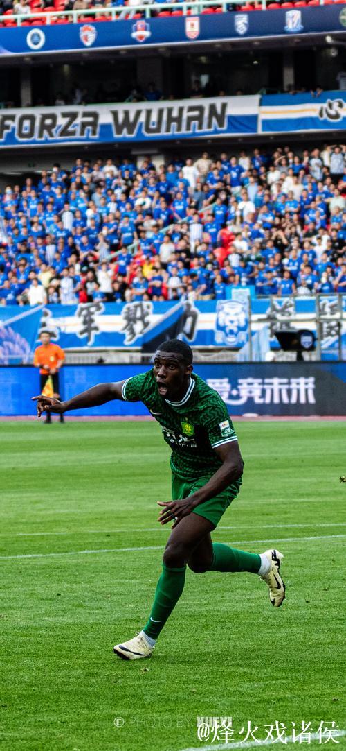 法比奥倒钩绝杀 北京国安客场1-0击败武汉三镇 法比奥倒钩绝杀 北京国安客场1-0击败武汉三镇